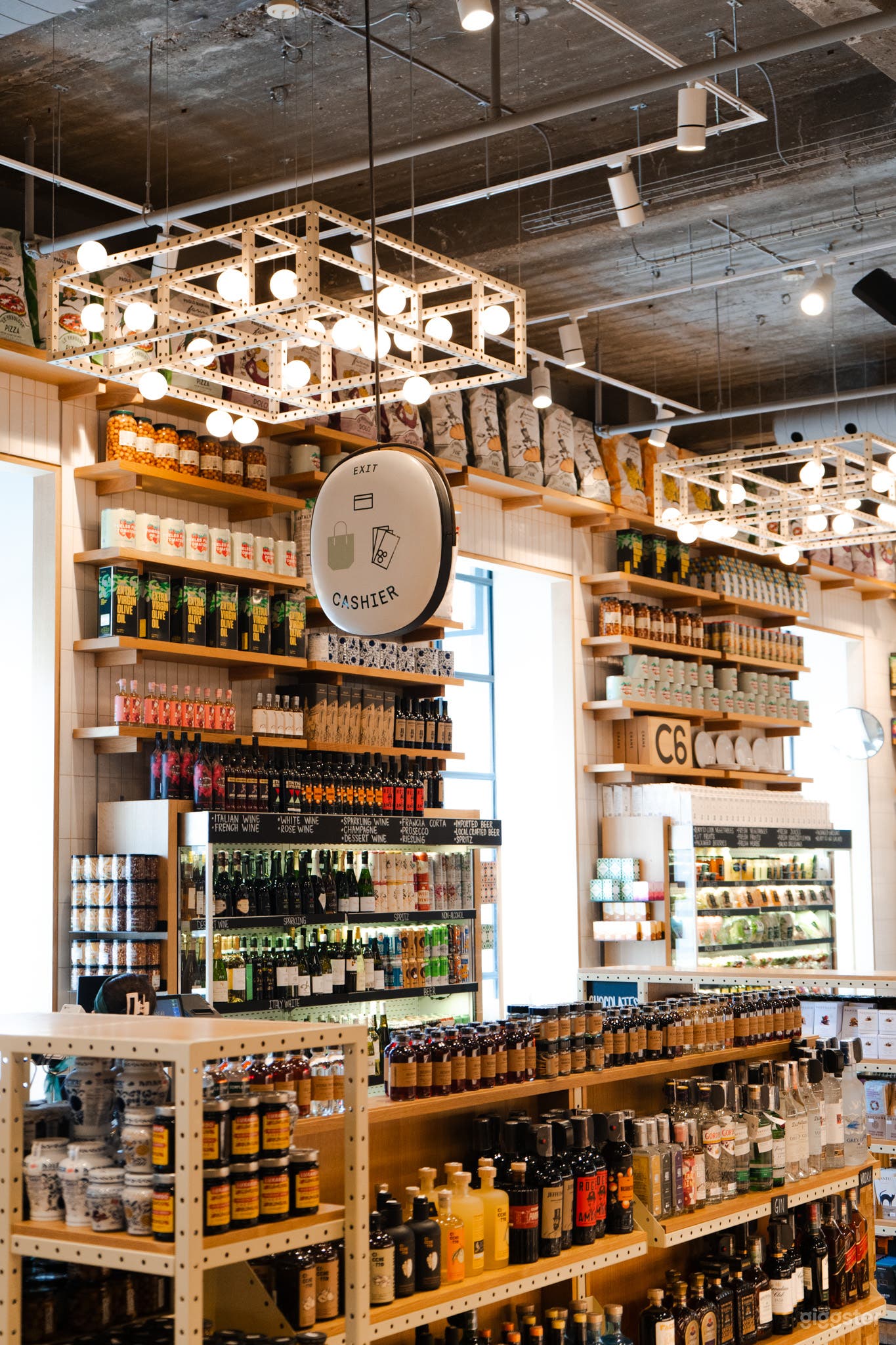 Modern, Art Deco Market Space Photo 1