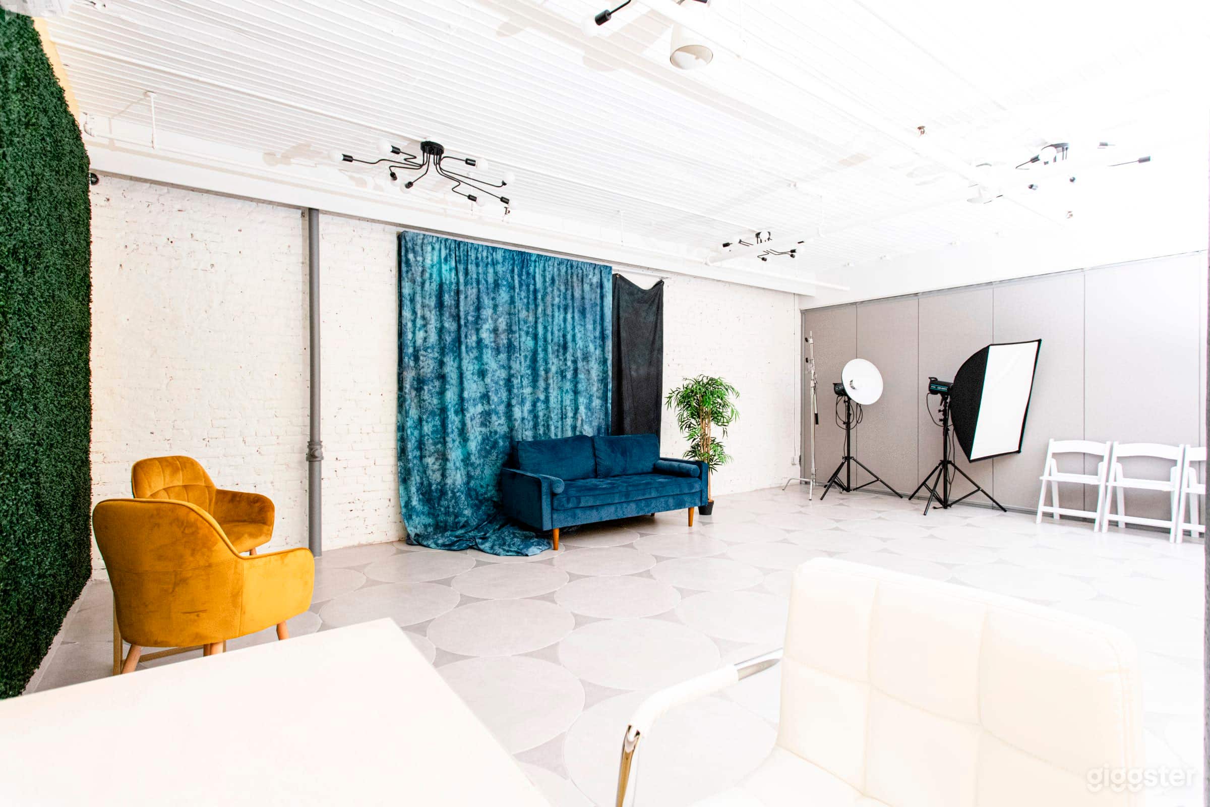 Spacious area to host events and workshops