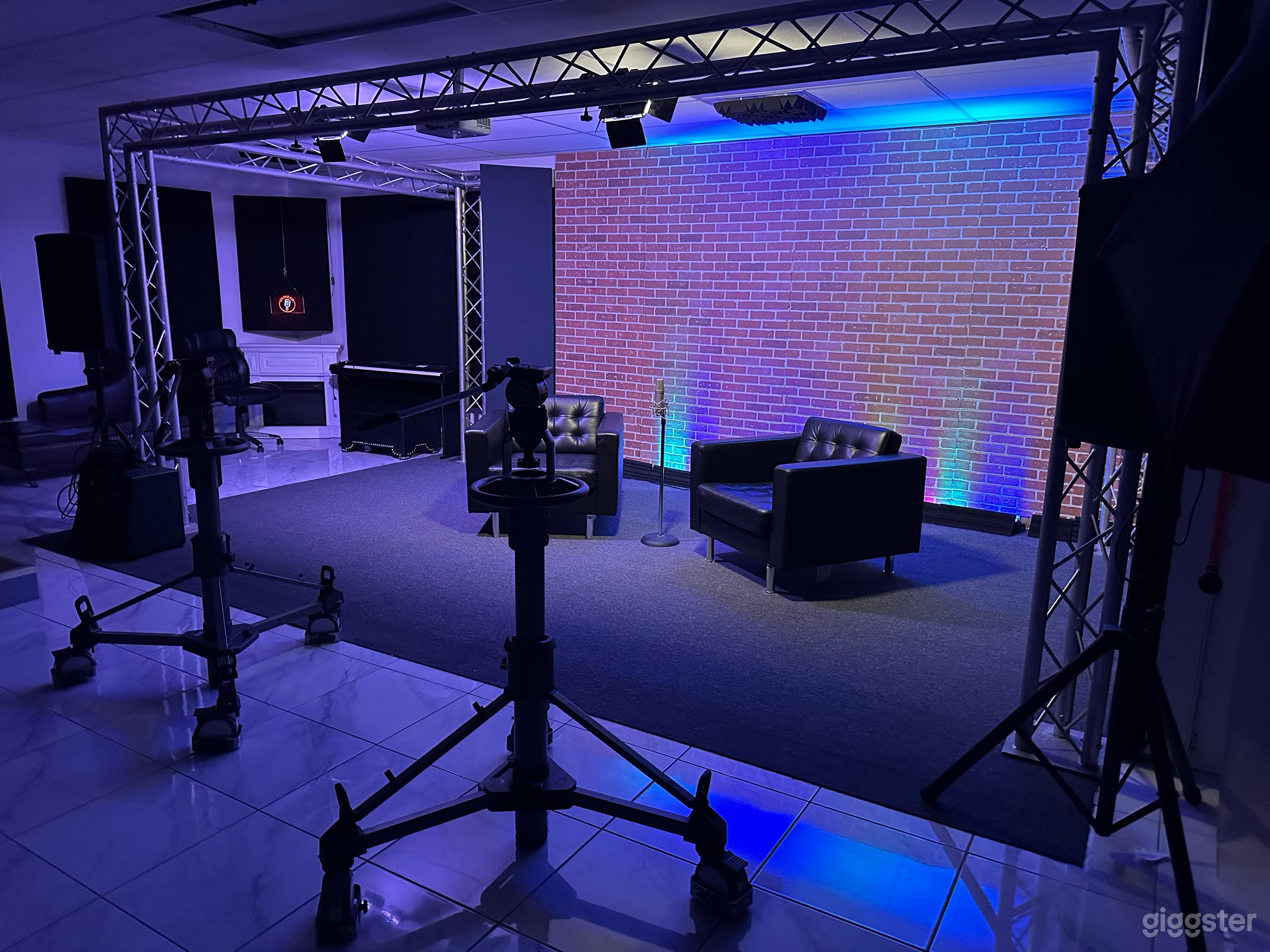 Podcast Studio Photo 3