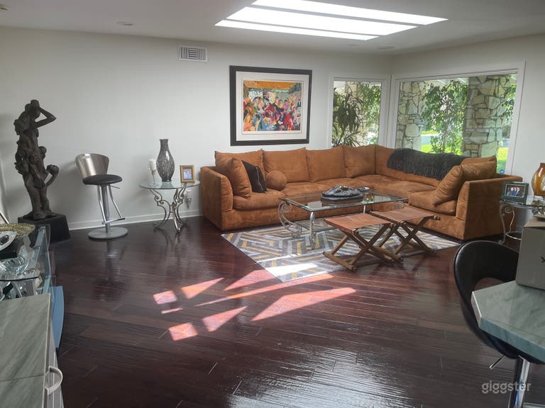  Large family room, high ceilings… Open two large kitchen and view.  Very large walk-in  pantry. 