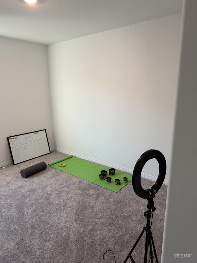  Wellness Studio Workspace 