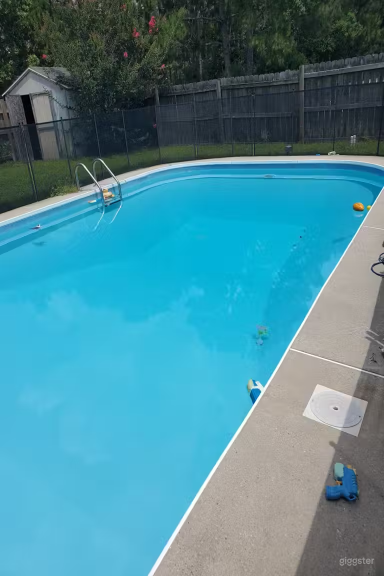 Crystal Clear Outdoor Pool  Photo 3