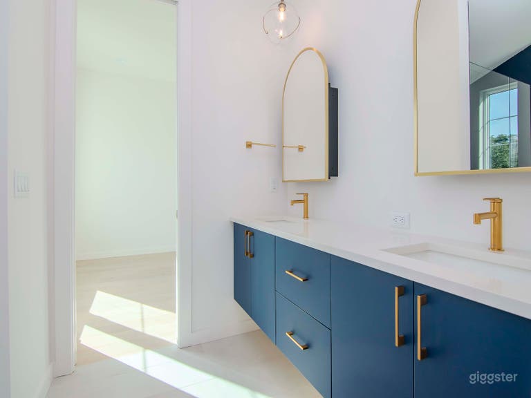  Luxe Westshore 5 Bedroom House 