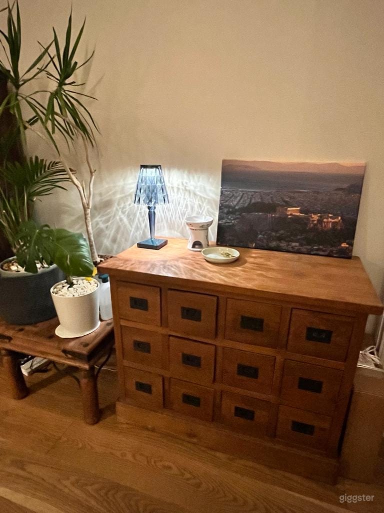 Manhattan-style loft apartment Photo 3