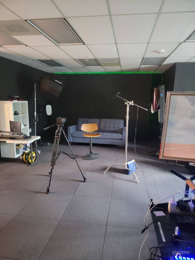 MultiMedia VideoProduction Content Creation Studio Photo 3