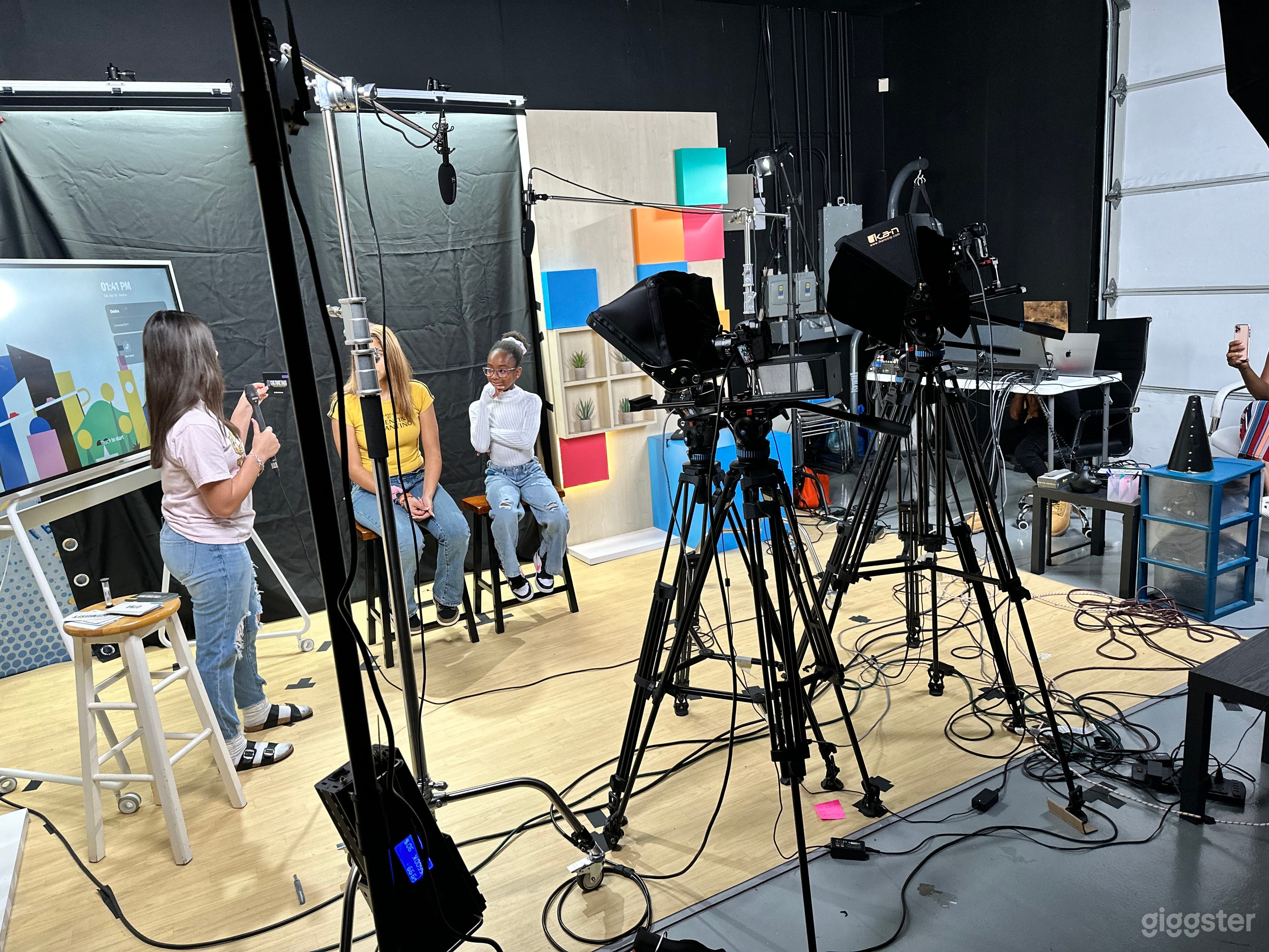 MultiMedia VideoProduction Content Creation Studio Photo 1