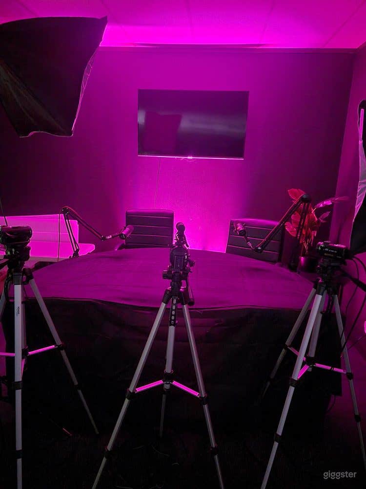  MultiMedia VideoProduction Content Creation Studio 