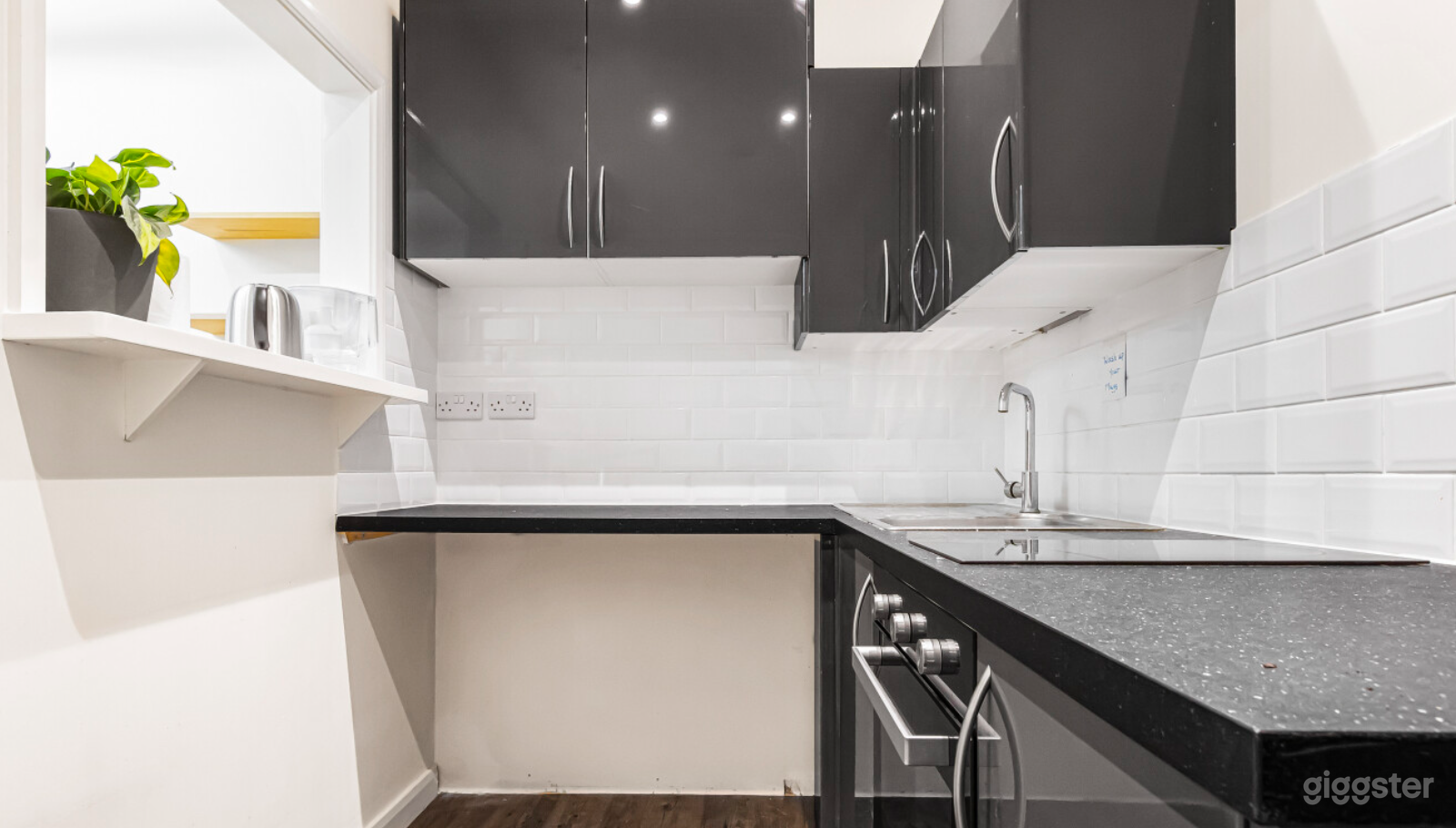 Peaceful Therapy Room- NW London Photo 4