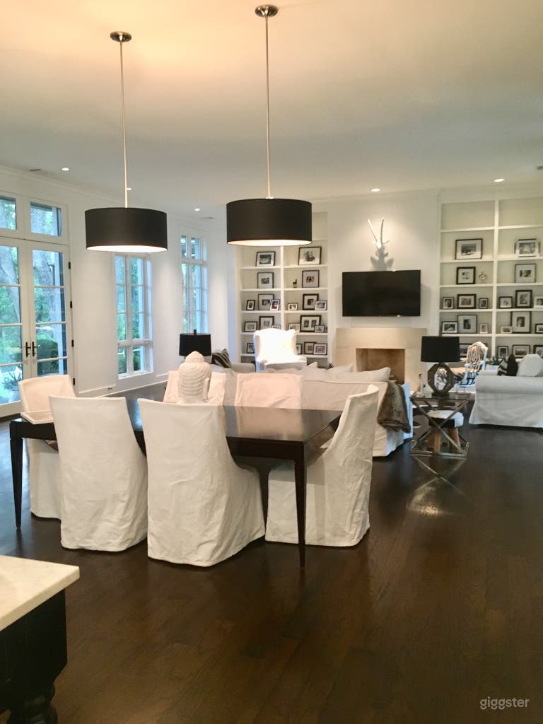  Dining into Main Living Area 