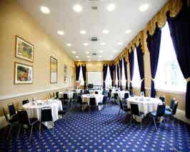  Unique Gothic Syle Sherwood Manor in Nottingham 