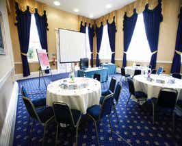  Unique Gothic Syle Sherwood Manor in Nottingham 