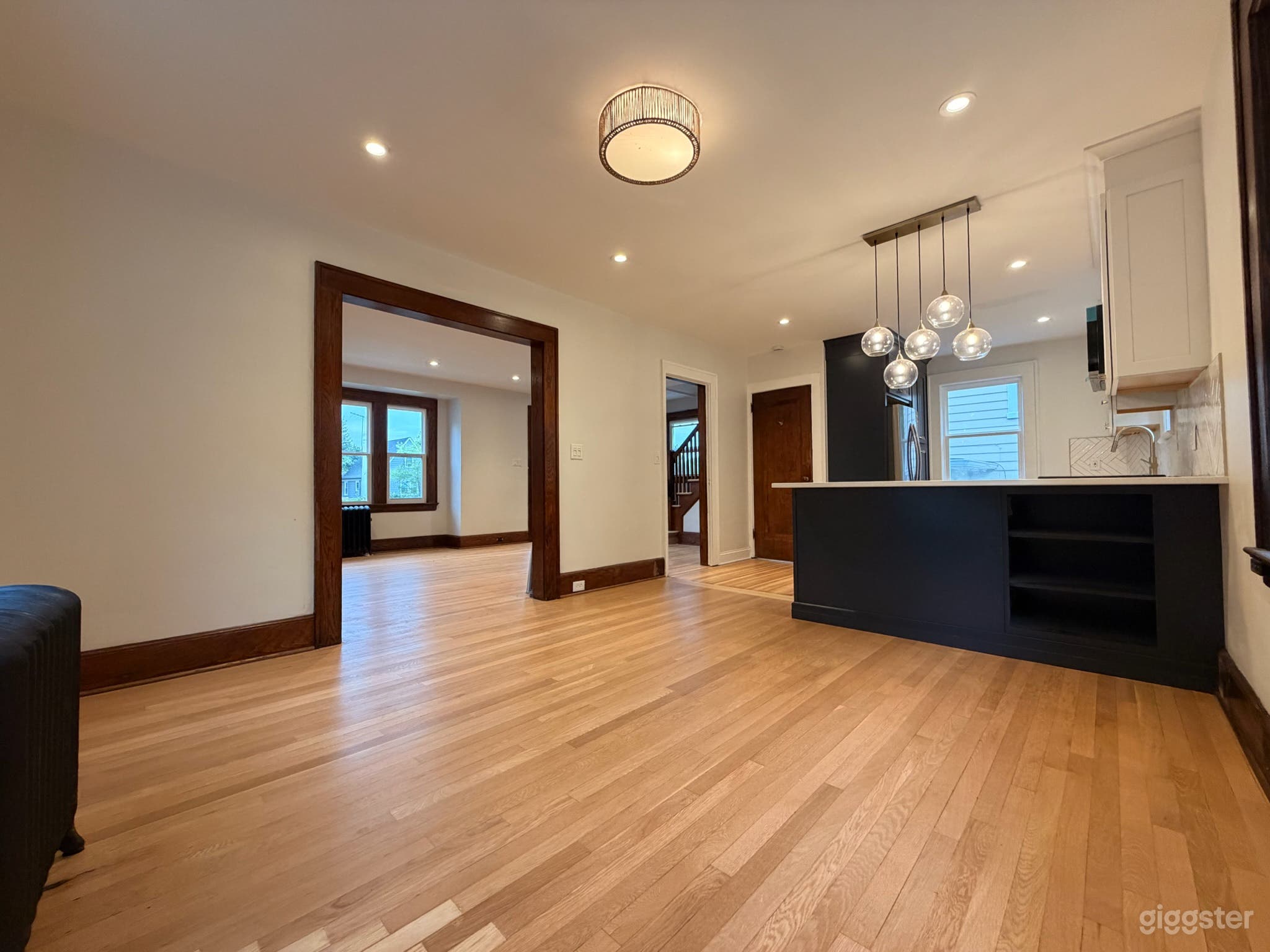 Historic Home with Pre-War Charm - Ready for Your Next Film Photo 4