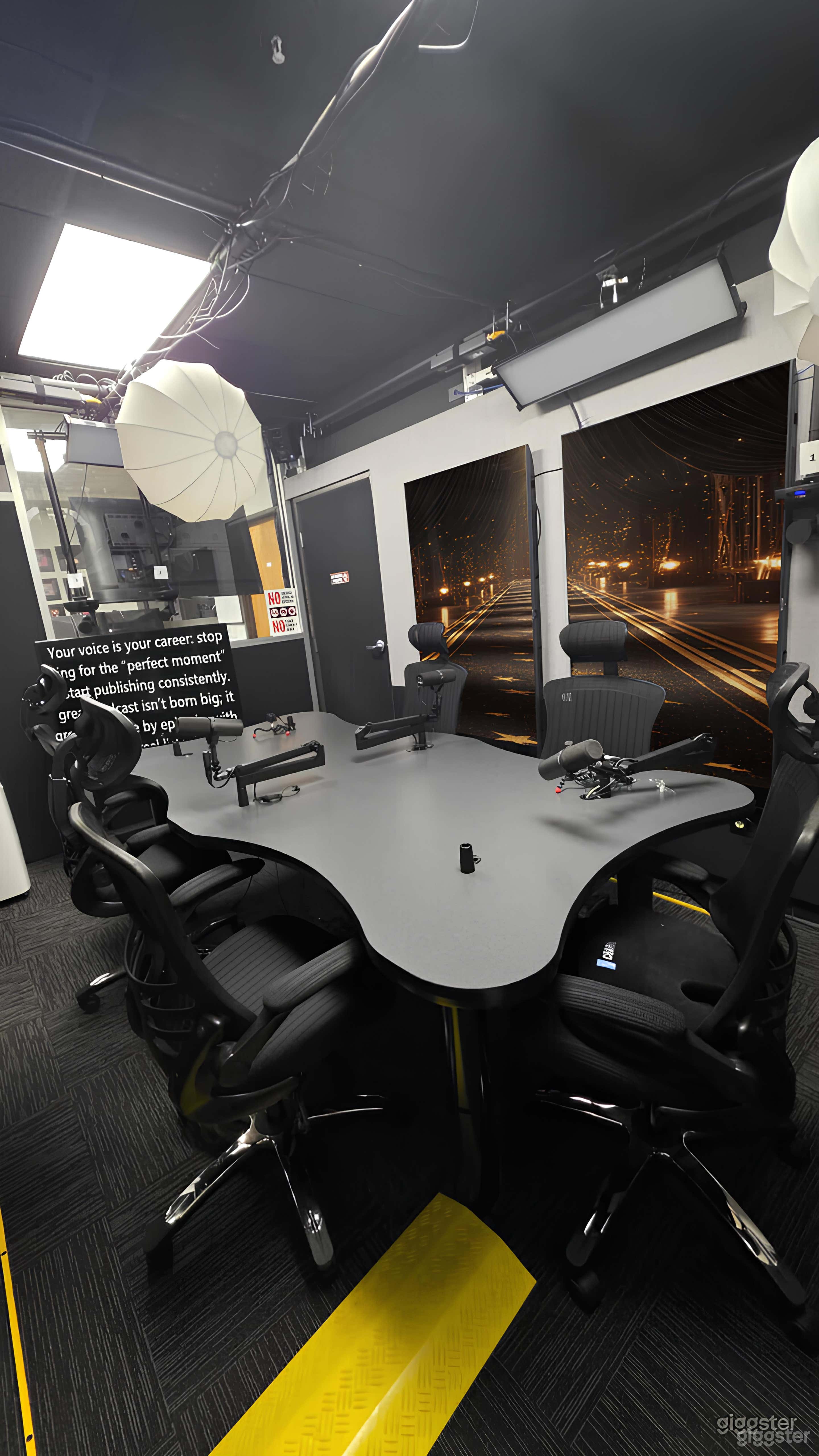 Video Podcast & Interview Room (Multi-Cam Recording) Photo 4