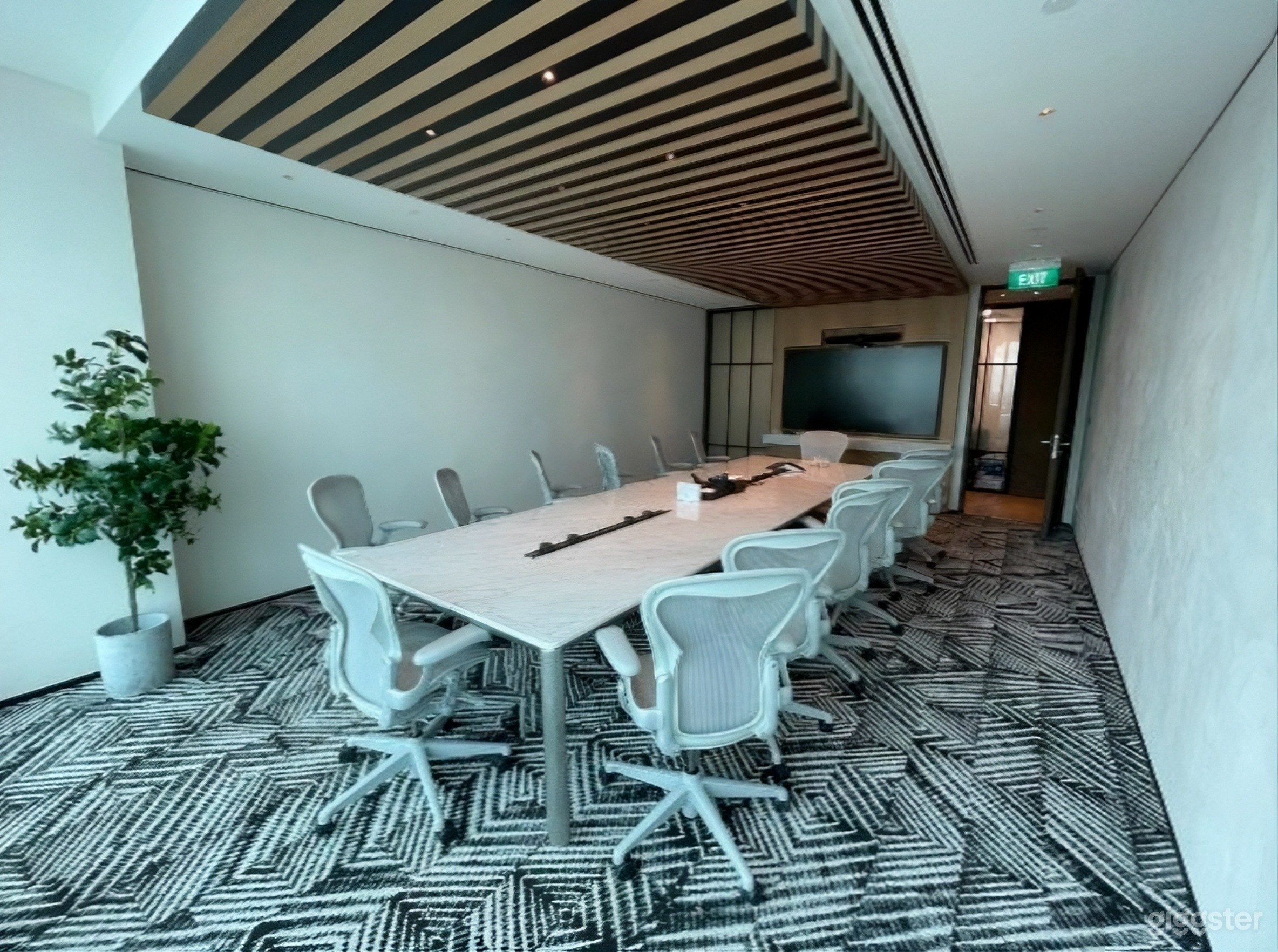 Large Versatile Coworking Space Photo 4