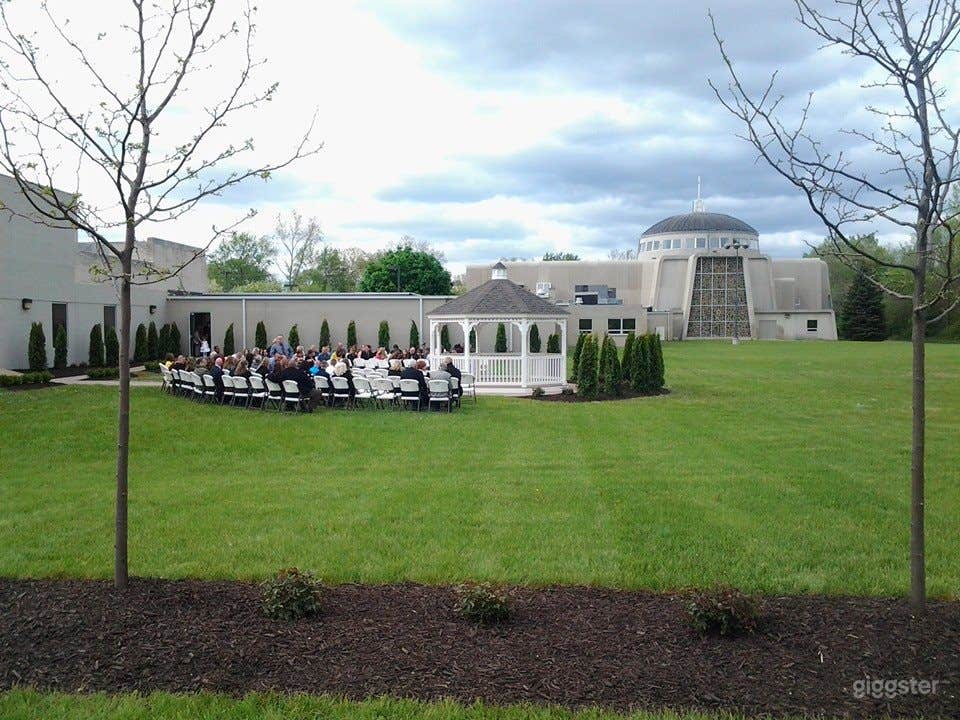 Grassy Knoll Outdoor Venue in Westland Photo 1