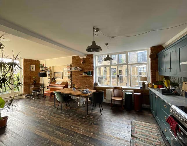 Open-Plan Warehouse Conversion Apartment – Dalston, Hackney | Rent this ...