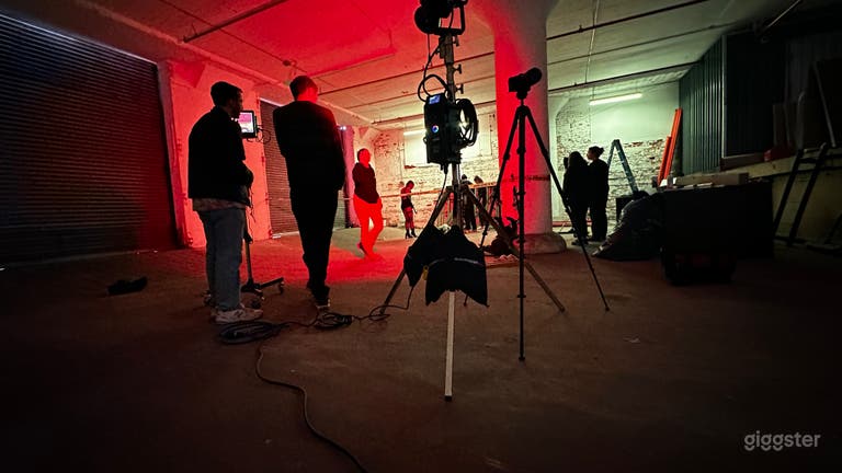  A 5,000 Square Foot Lofty Chic Modern Event Space 