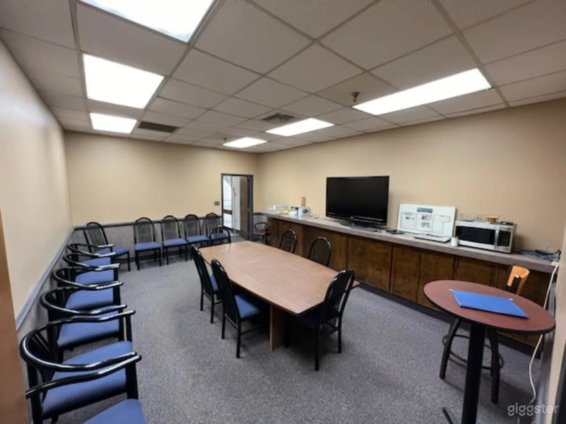 Conference Room w/ 55" Display in Central Montgomery Photo 4