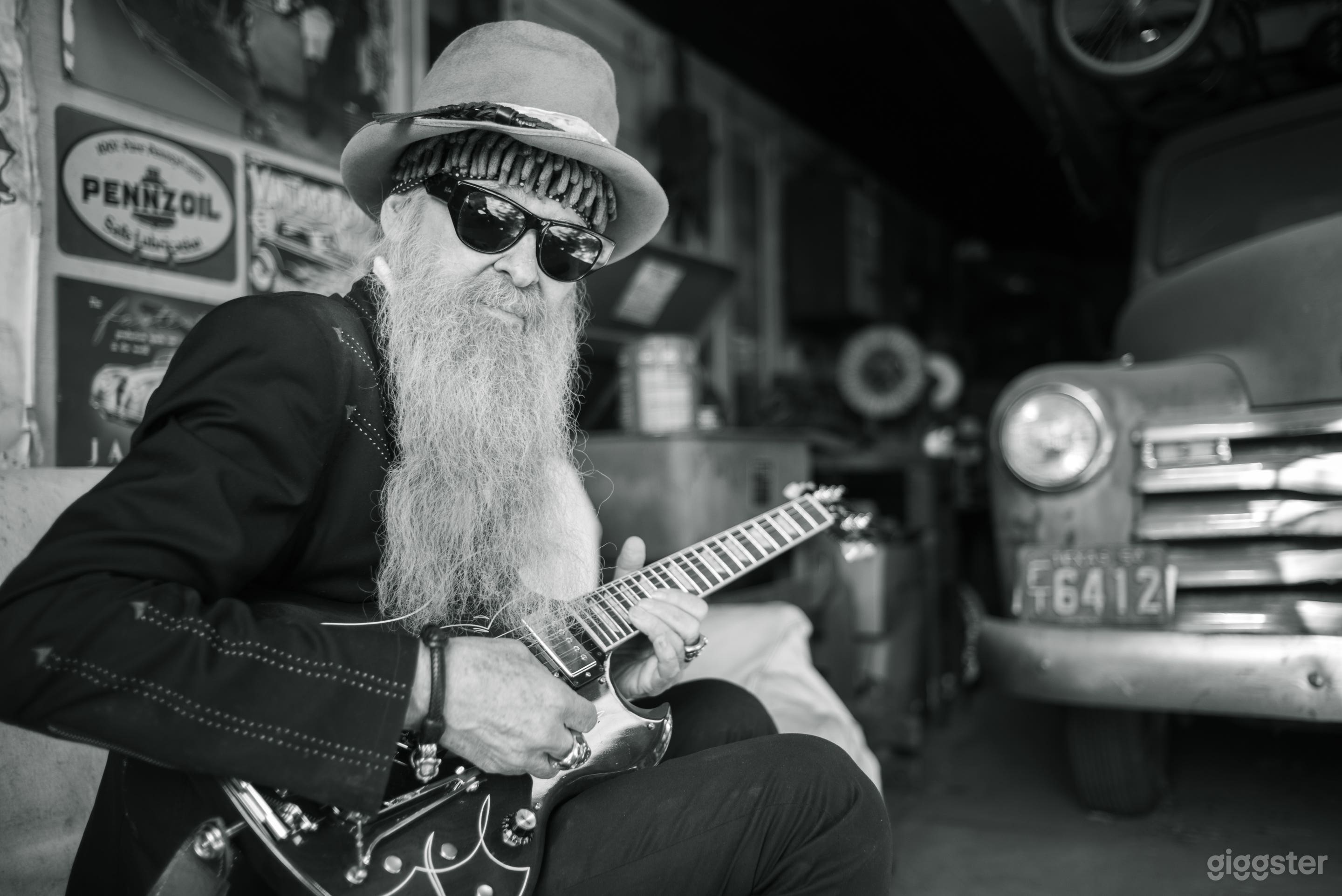 Large Historic Auto Garage Location w/cars !  Photo 1