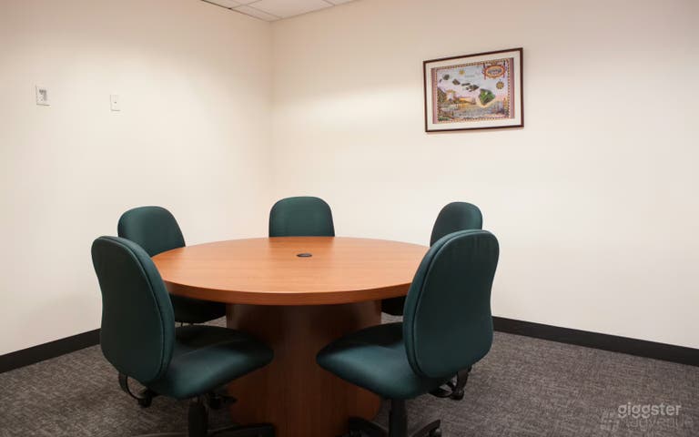  Avocado: Flexible Meeting Room for Small Groups 