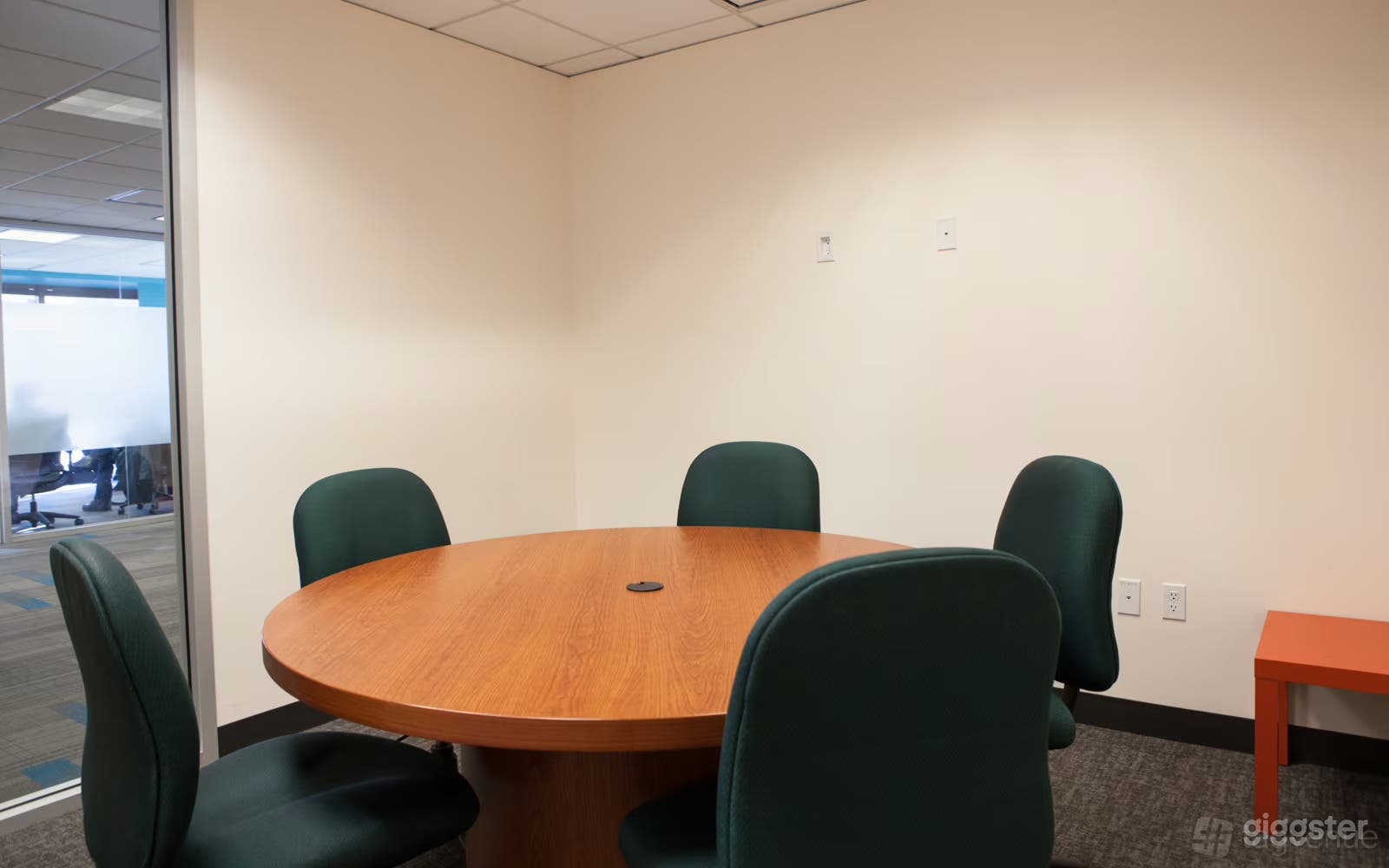 Avocado: Flexible Meeting Room for Small Groups Photo 4