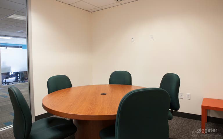  Avocado: Flexible Meeting Room for Small Groups 