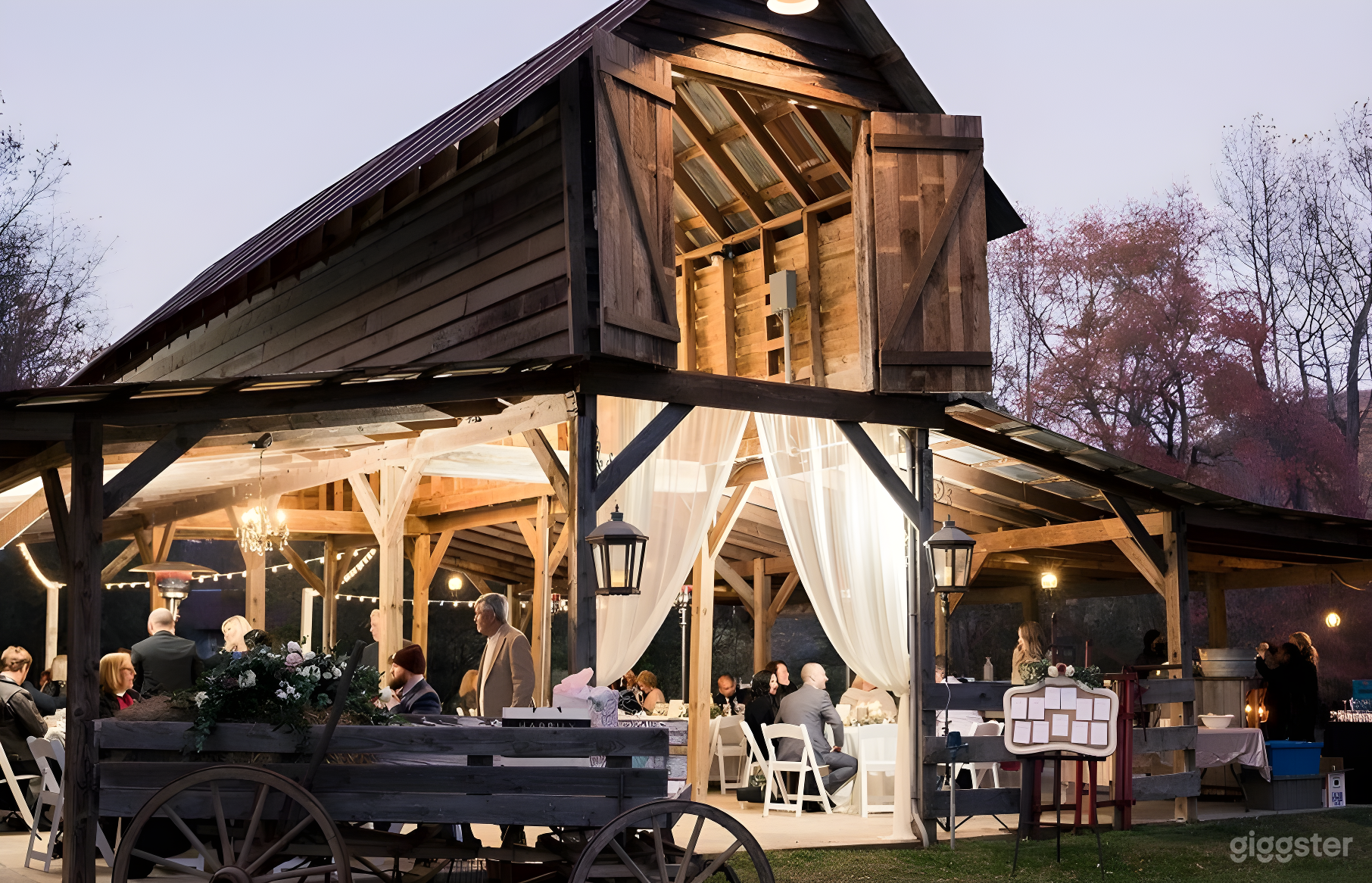 Rustic Open-air Barn for Events Photo 1