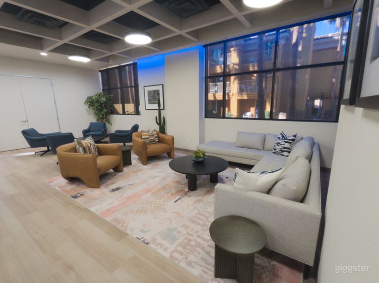  Open, airy & modern presentation/classroom/lounge 