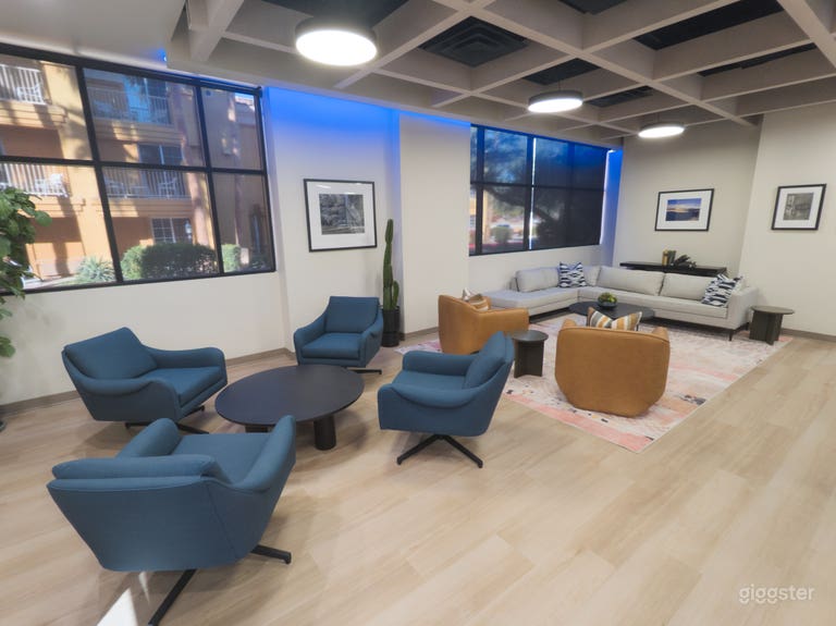  Open, airy & modern presentation/classroom/lounge 