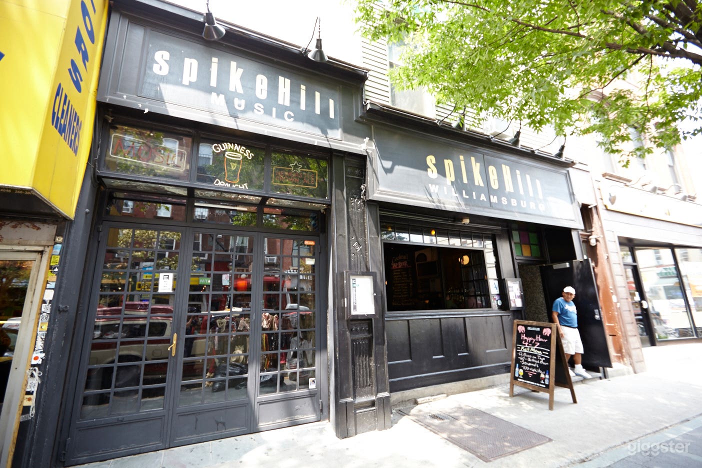 Bar and music venue: Location 5031 Photo 1