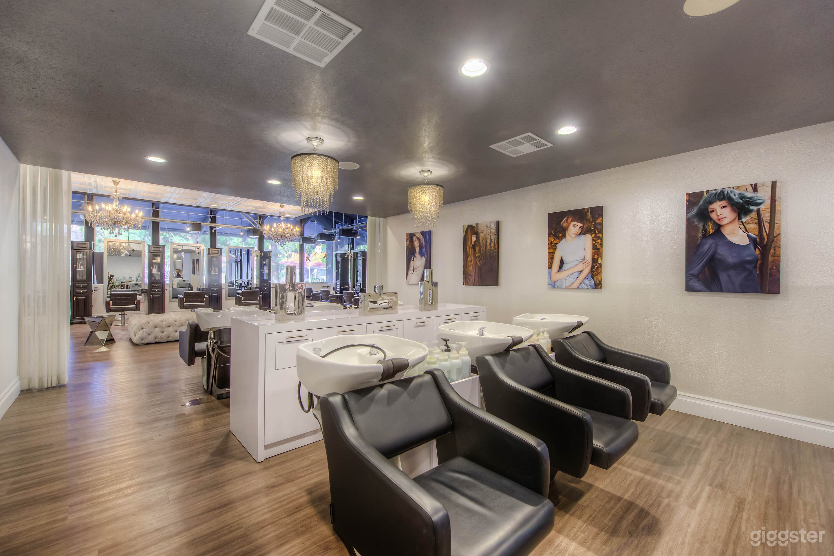 Luxury hair salon Photo 3