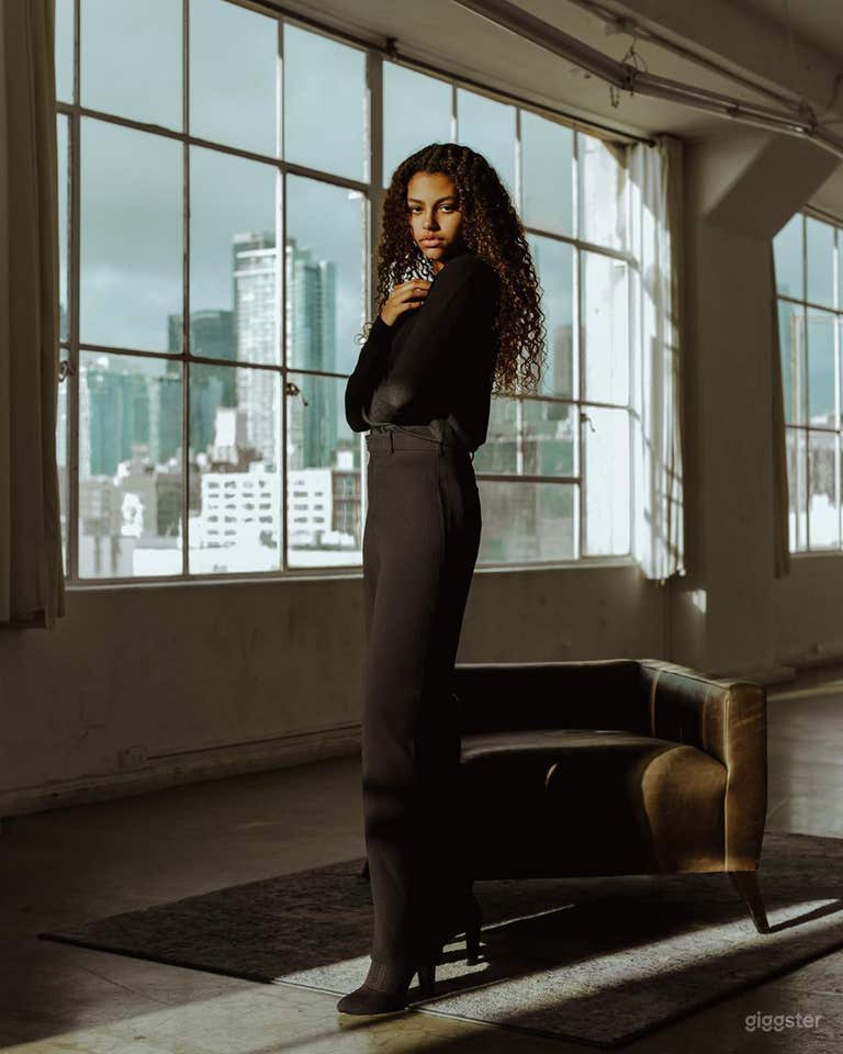  DTLA Skyline View Suite / 1700 SF / Photo, Film 