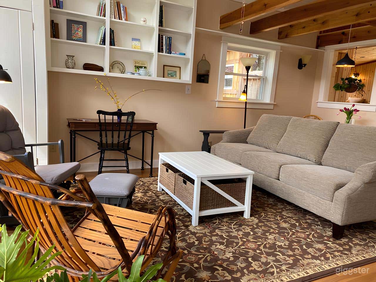 Wildwood Studio Cabin with Panoramic Views Photo 2