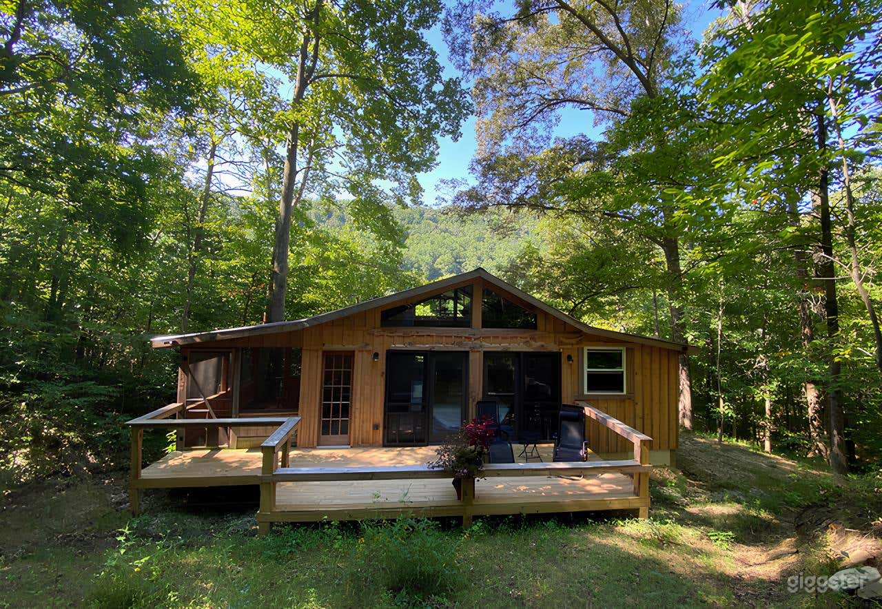 Wildwood Studio Cabin with Panoramic Views Photo 1