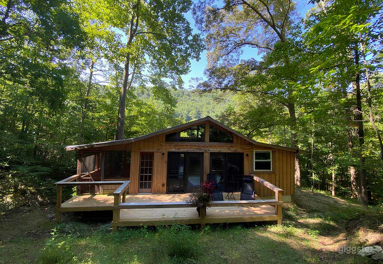  Wildwood Studio Cabin with Panoramic Views 