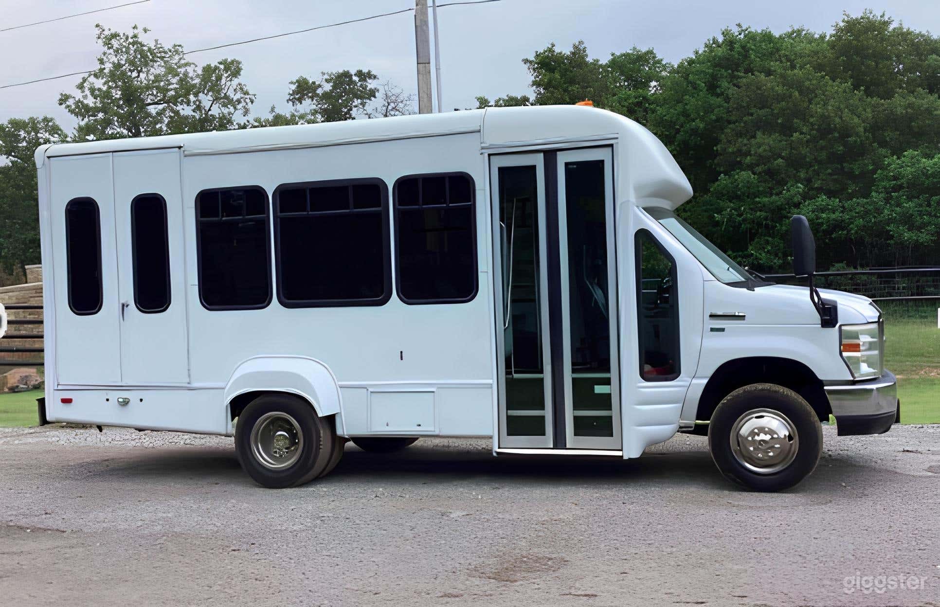 Ford Econoline Mini Bus 58 Photo 4