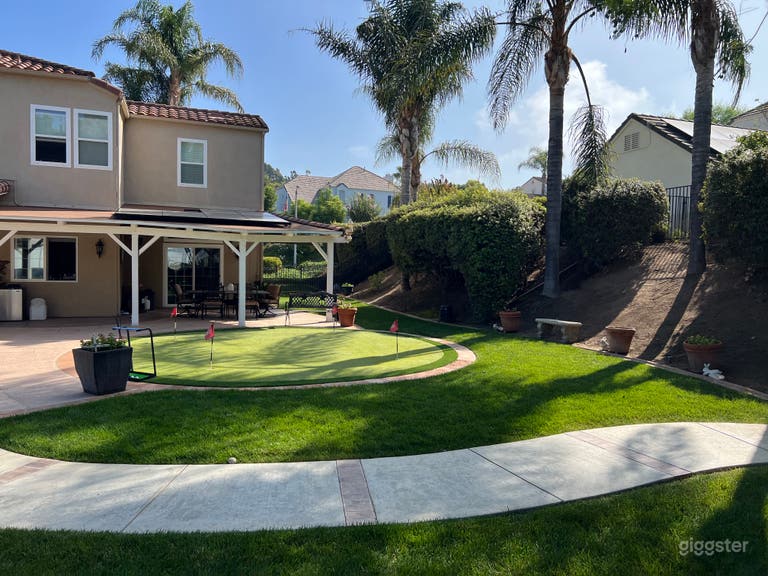  Gorgeous lush yard, pool, gazebo, & chefs kitchen 