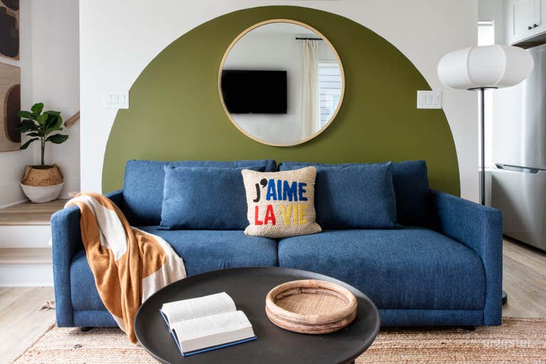   Caviar Dreams - Stylish, Contemporary Comfort  