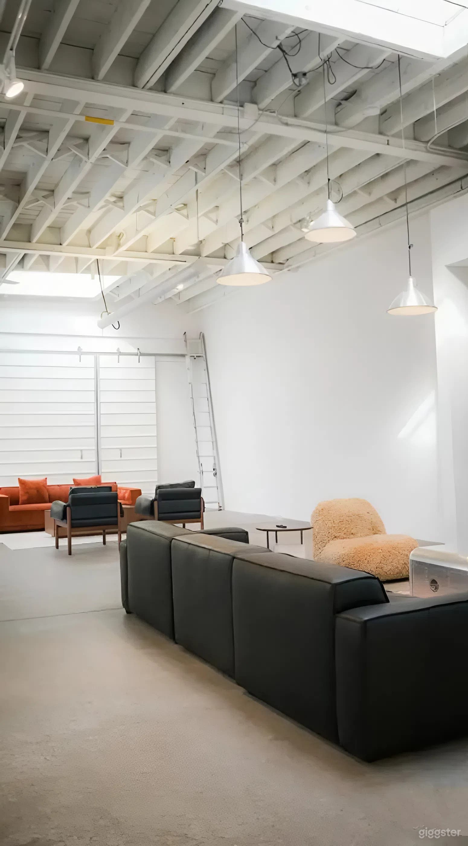 Versatile 3,000+ Sq Ft Studio & Podcast Space in Toronto Photo 2