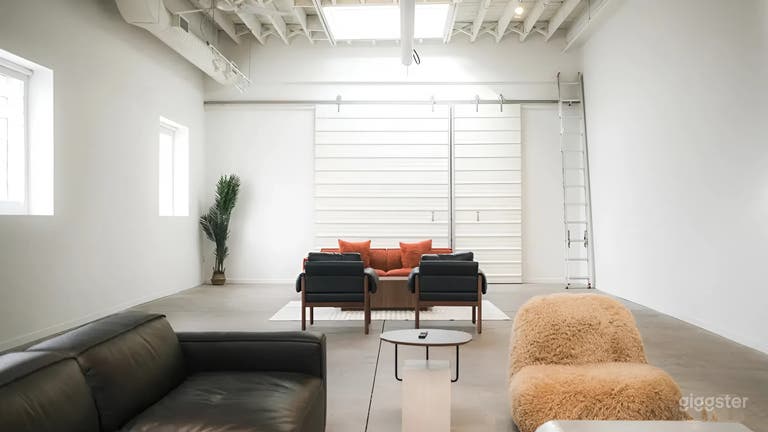  Versatile 3,000+ Sq Ft Studio & Podcast Space in Toronto 