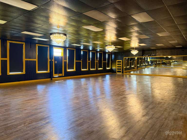  BEAUTIFUL, SPACIOUS, AIRY AND RENOVATED VENUE 