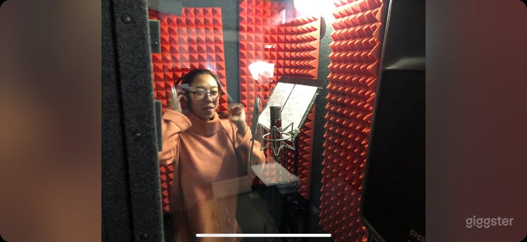  UNIQUE-CHICAGO STUDIO-PRODUCTION & EVENTS 