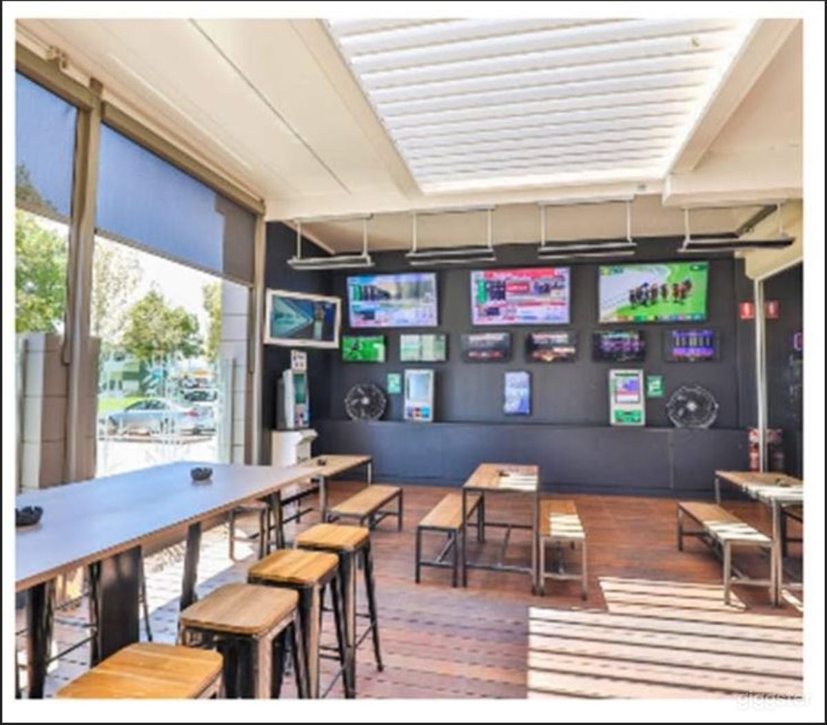 Gold Room/Promotions/Gaming-Pokies Room/Bar/Outdoor Smoking Area Photo 3