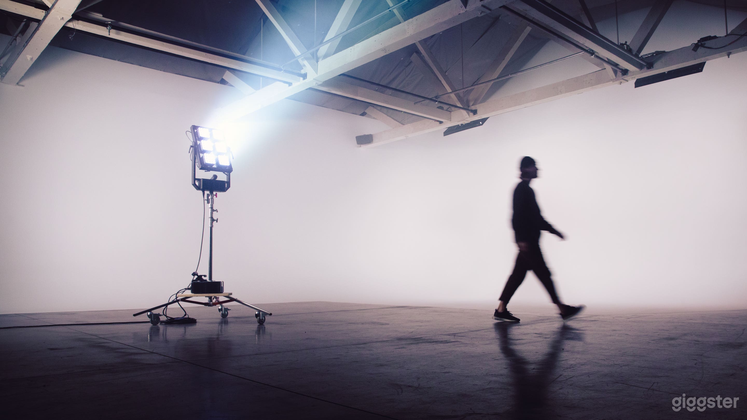  Premium Soundproof Photo &amp; Video Studio Photo 1