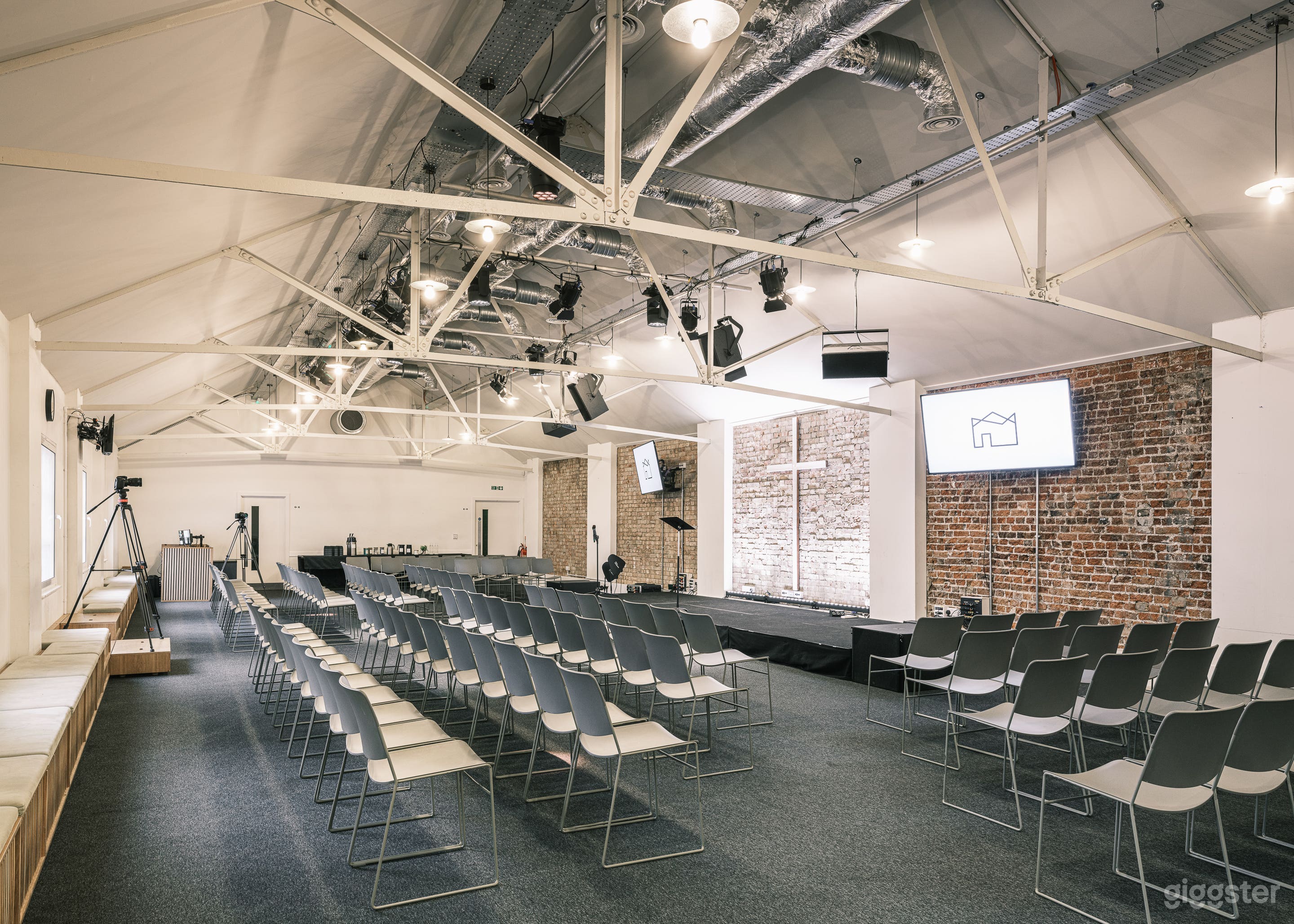 Upper Room Photo 1