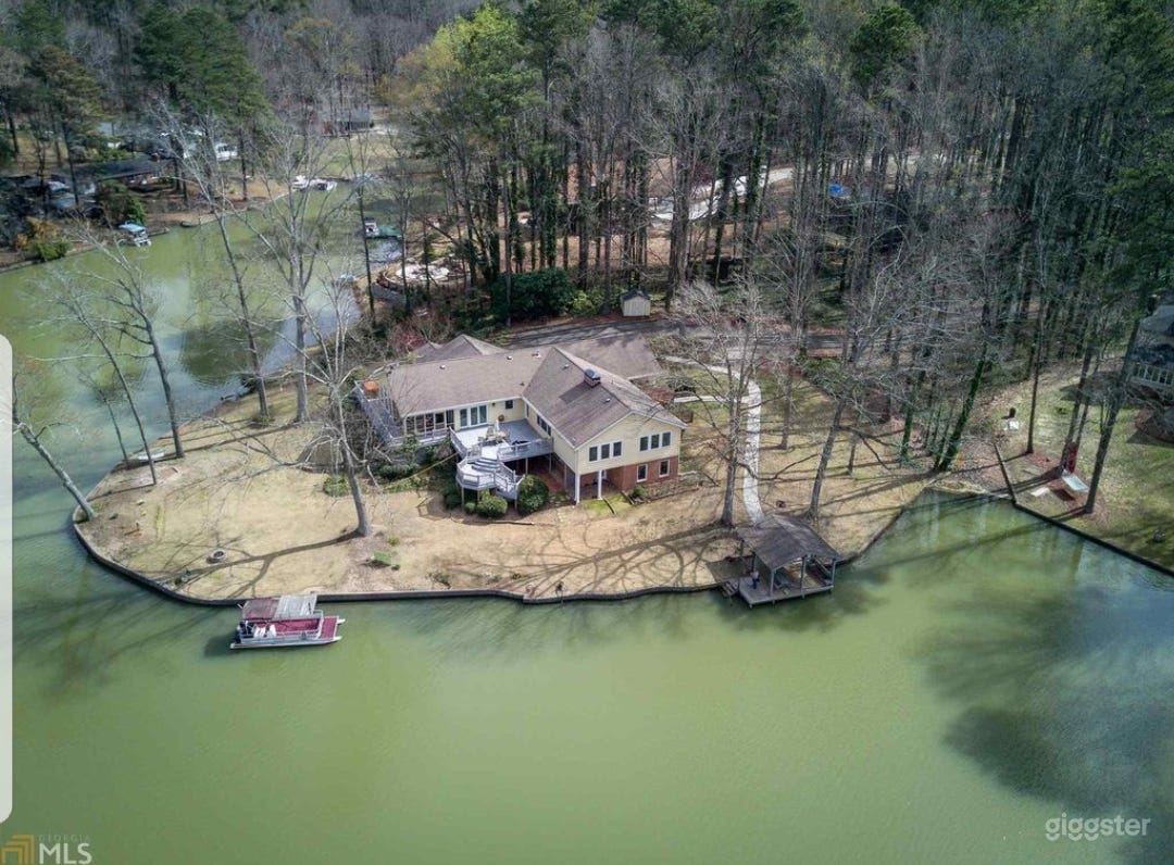 Lake House in Jonesboro Photo 1