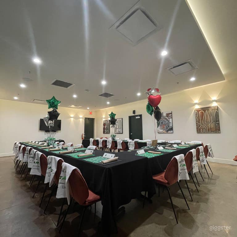  Sala de Comedor Privada Sofisticada 