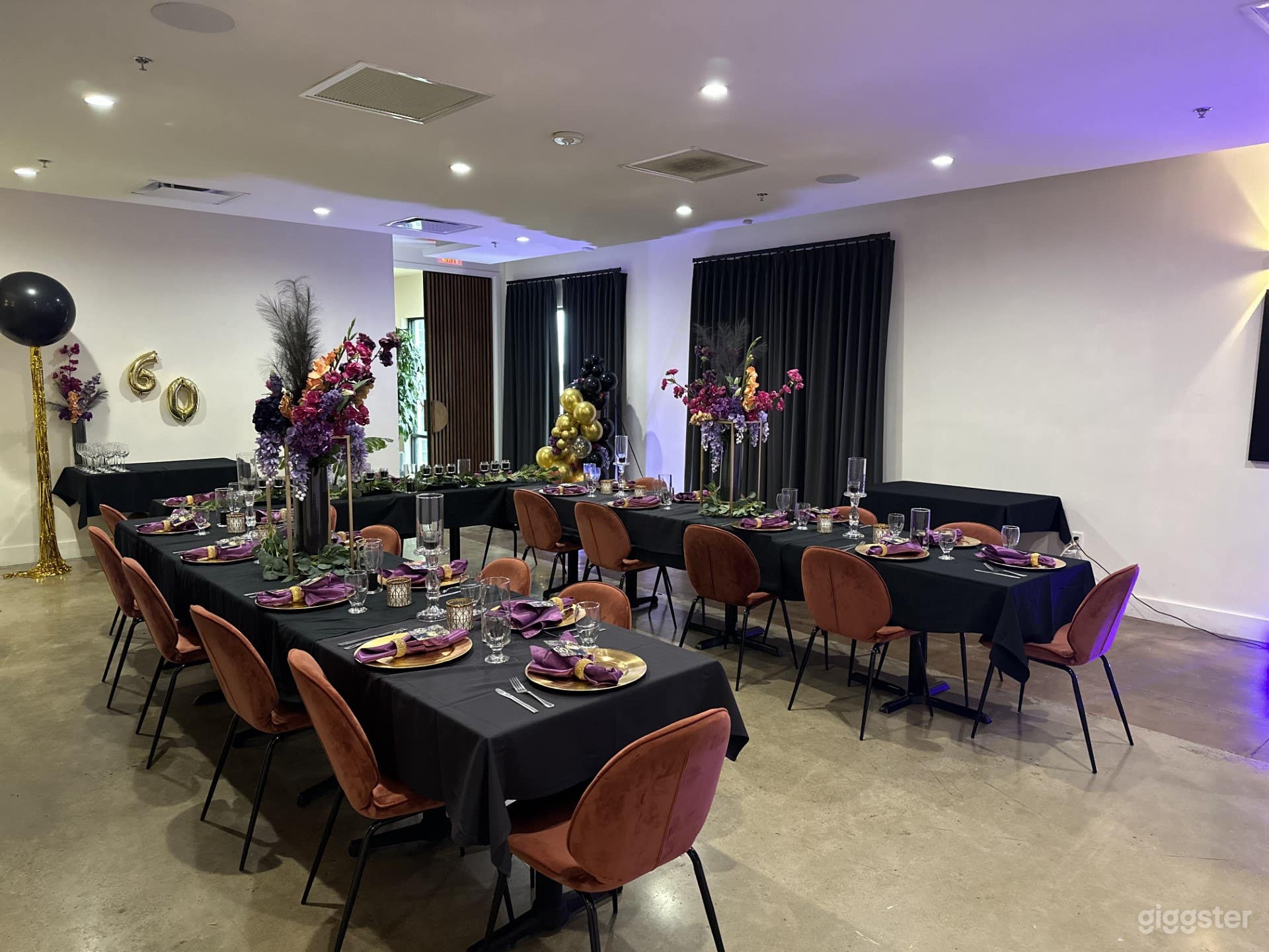 Sophisticated Private Dining Room Photo 1