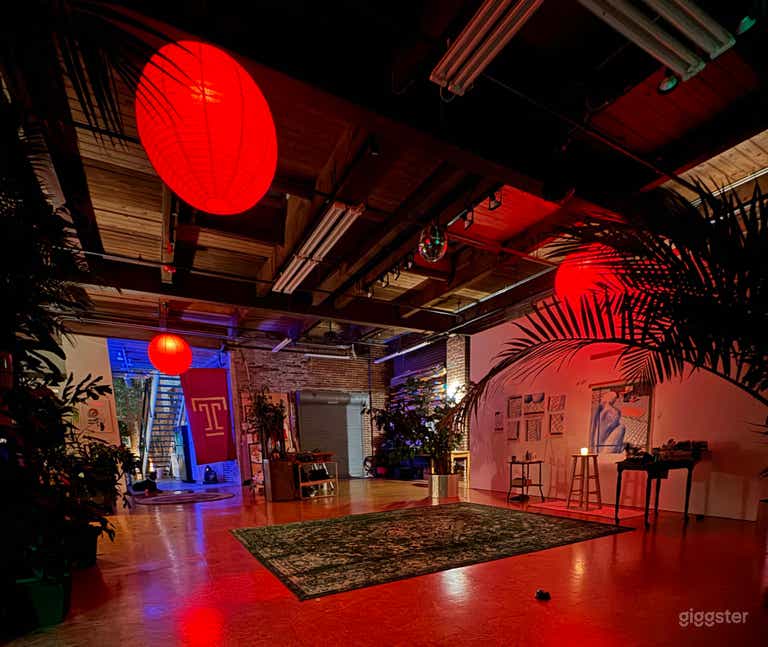  Horticulturally Infused Large Art Studio with Nine Skylights 