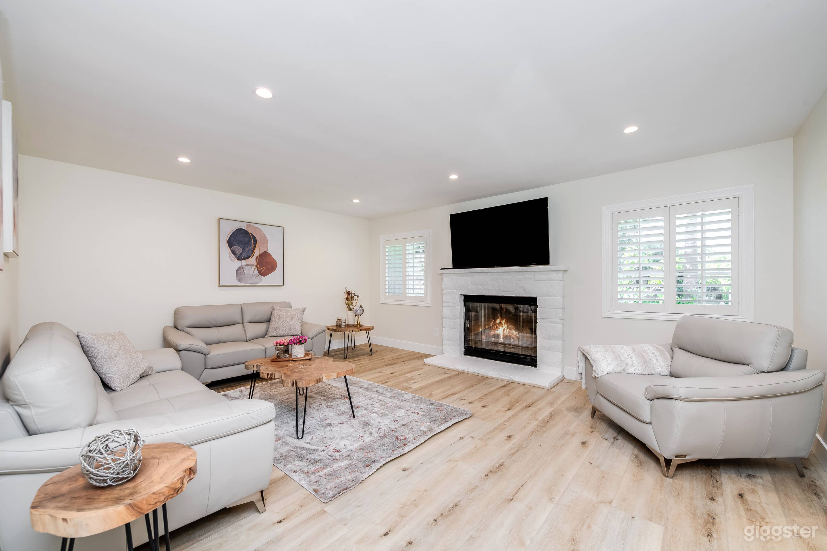 Huge house with pool  Photo 4